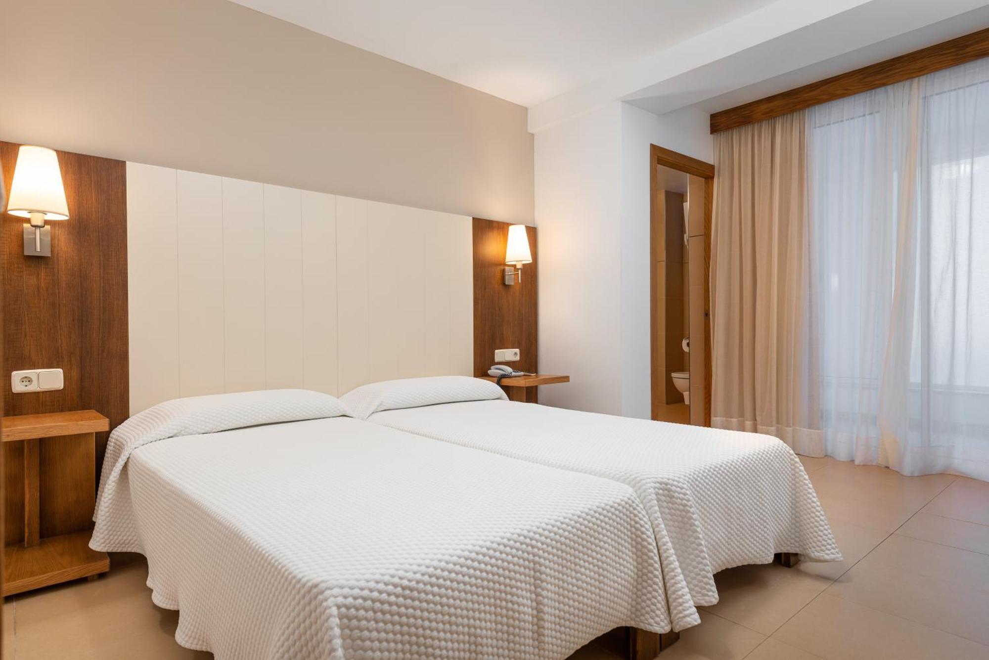 Hotel Cala Bona Cala Bona  Room photo